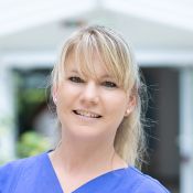 Portrait von Kathrin Roth ,pflegerische Leitung der Endoskopie.