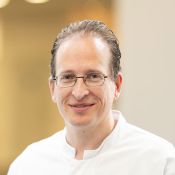 Portrait: Dr. Paulus G. Schurr