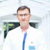 Portrait von Wladimir Maximov, Oberarzt der Klinik für Anästhesiologie und Intensivmedizin.
