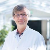Portrait von Ralf Hartwig, Leitung Sektion Onkologie.