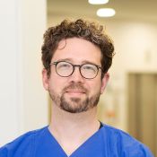 Portrait: Dr. Bastian Huschens