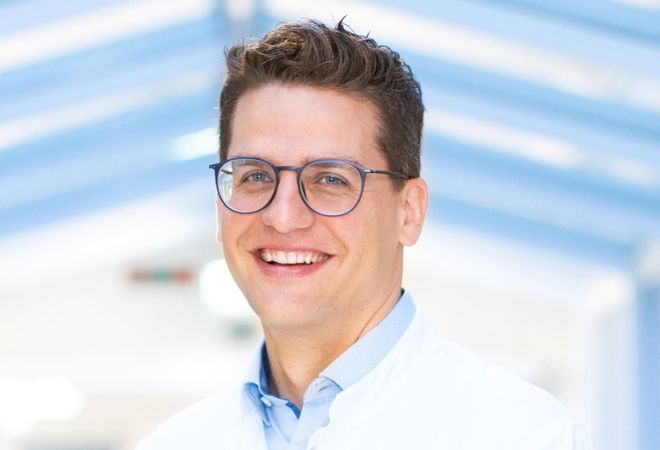 Portrait Chefarzt Prof. Dr. Simon Schimmack