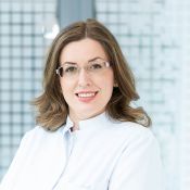 portrait: Doctor-medic. Cristina Maria Vaivoda