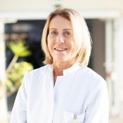 Portrait von Prof. Dr. med. Gabriela Möslein, Chefärztin Zentrum für Hereditäre Tumore.